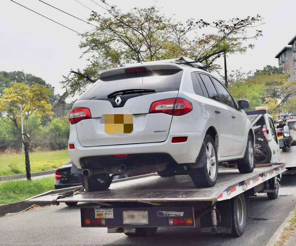 Operativo en Barrio Ancón: 34 Vehículos Inmovilizados por Mal Parqueo