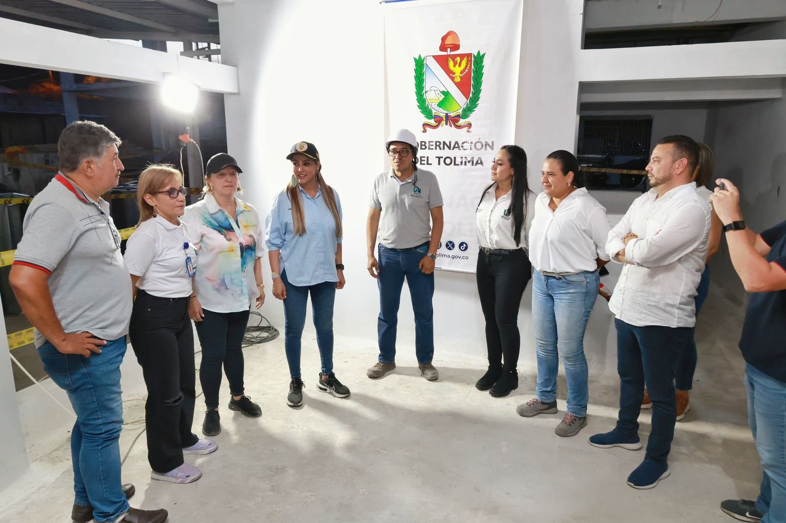 Anuncio de la Gobernadora: No Habrá Adiciones ni Prórrogas en Contratos