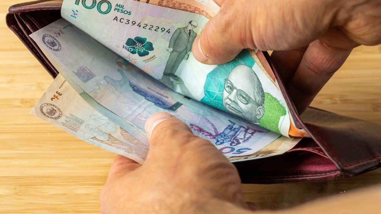 Sin acuerdo por el salario mínimo: empresarios y sindicatos se enfrentan, decisión podría ser por decreto