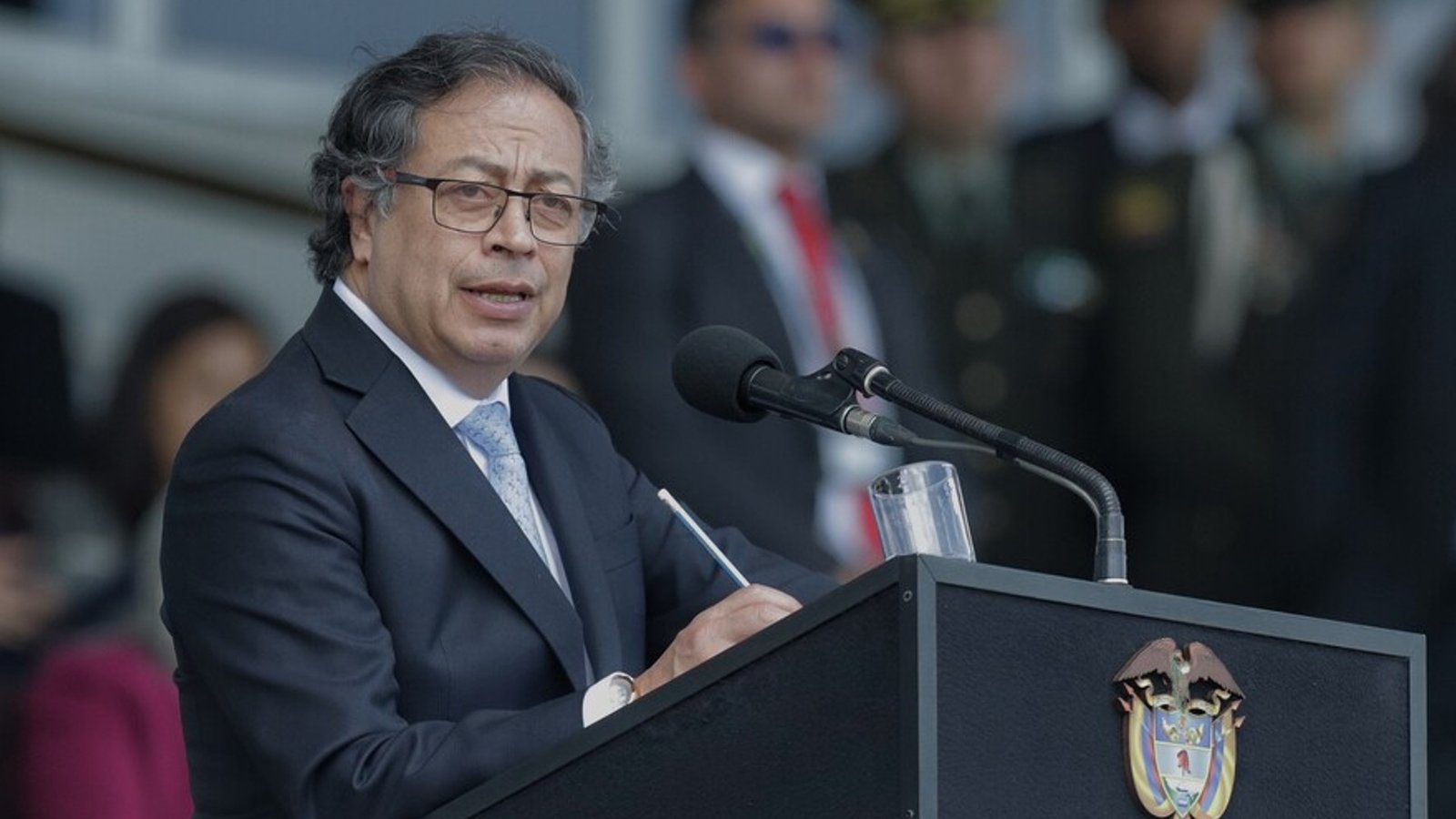 Petro pide renuncia a su gabinete tras crisis interna y reorganiza su equipo