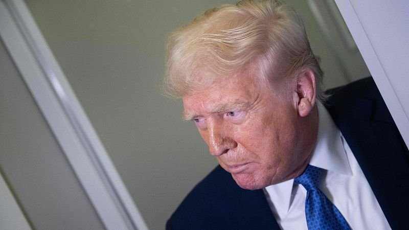 Trump asegura que las conversaciones de paz entre Ucrania y Rusia podrían incluir la “división de activos” y planea hablar con Putin