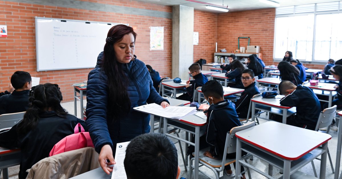 ¿Adiós al madrugón escolar? Proyecto de ley busca prohibir clases antes de las 7:00 a. m.