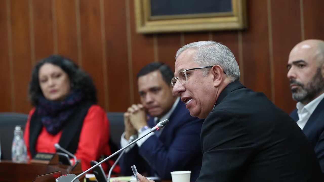 Reforma laboral podría ser aprobada esta semana con amplios consensos, pero sin dejar conforme al Gobierno Petro