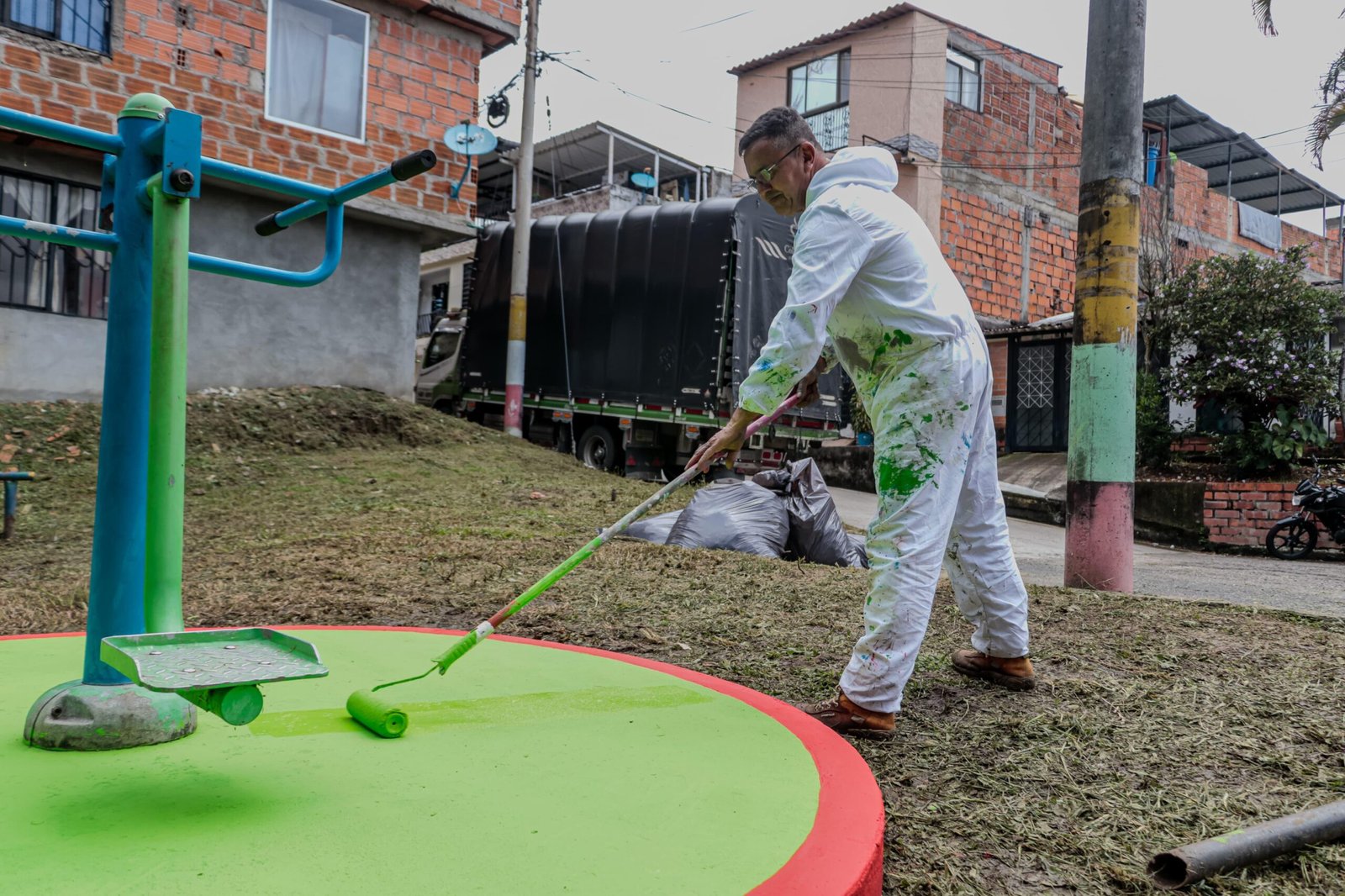 Ibagué florece: Alcaldía embellece más parques y fortalece el sentido de comunidad