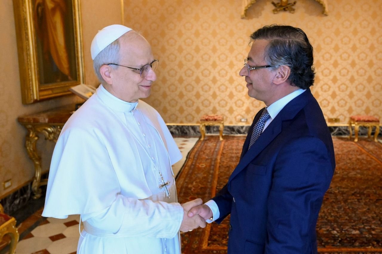 Petro y el papa León XIV: así fue su primer saludo antes de una audiencia privada clave por la paz en Colombia