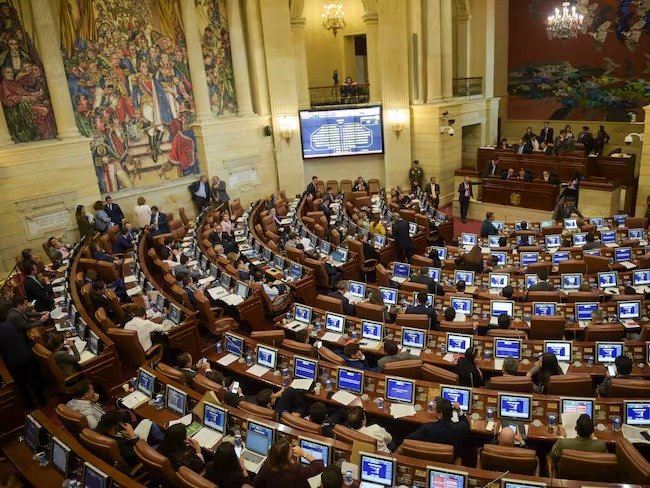 Senado le dice NO al transfuguismo: se archiva polémico proyecto con 55 votos a favor del archivo