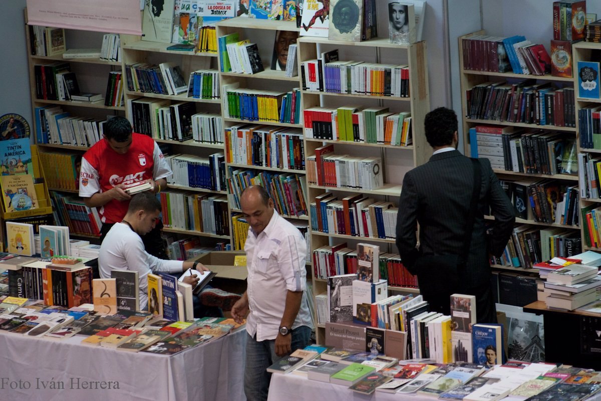 Los libros que rompieron récords en la FILBo 2025: ¿cuáles están en la lista y por qué todos hablan de ellos?