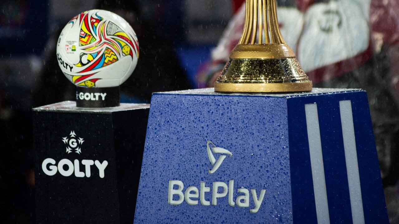 “Restrepo vs. Bava: El Duelo Táctico que Definirá el Futuro del Fútbol Colombiano”