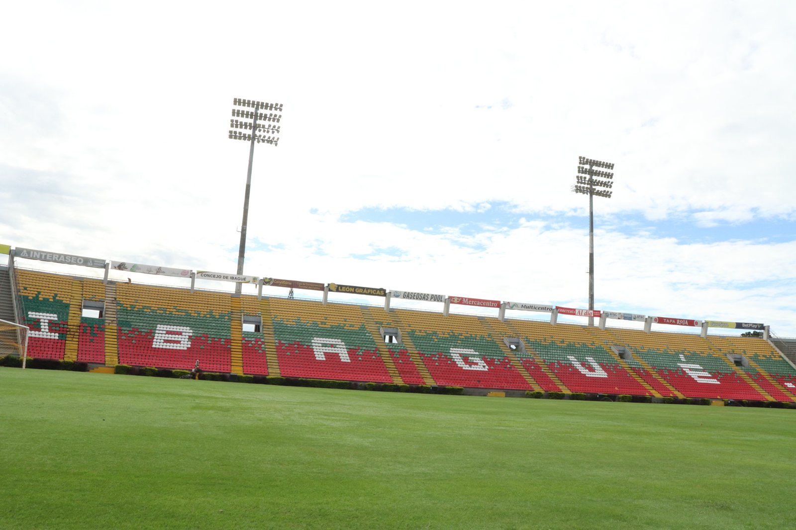 Hinchas del DIM podrán asistir al partido contra Tolima en Ibagué bajo estrictas medidas de seguridad