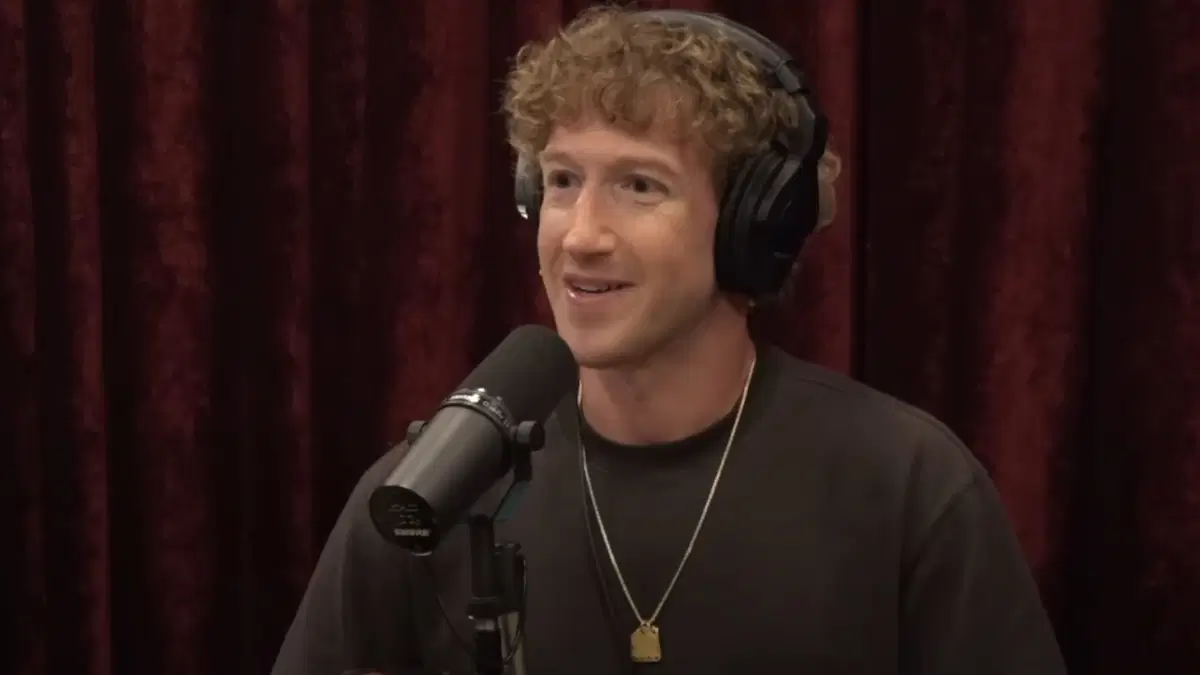 Zuckerberg lanza dardo a Apple: “Viven del iPhone desde hace 20 años”