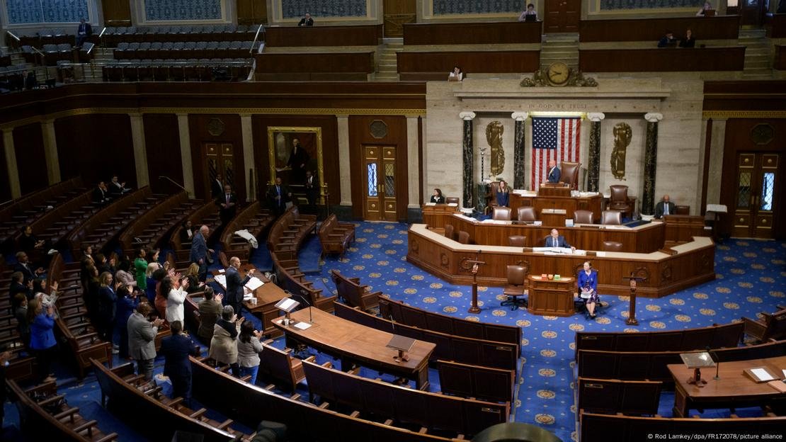 Trump se anota un triunfo histórico: Congreso aprueba su polémico megaproyecto fiscal por estrecho margen