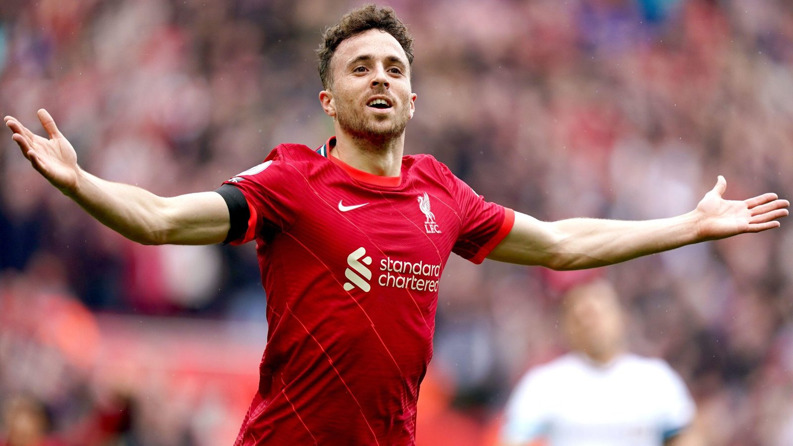 Conmoción en el fútbol mundial: Diogo Jota, estrella del Liverpool, muere a los 28 años junto a su hermano en trágico accidente en España