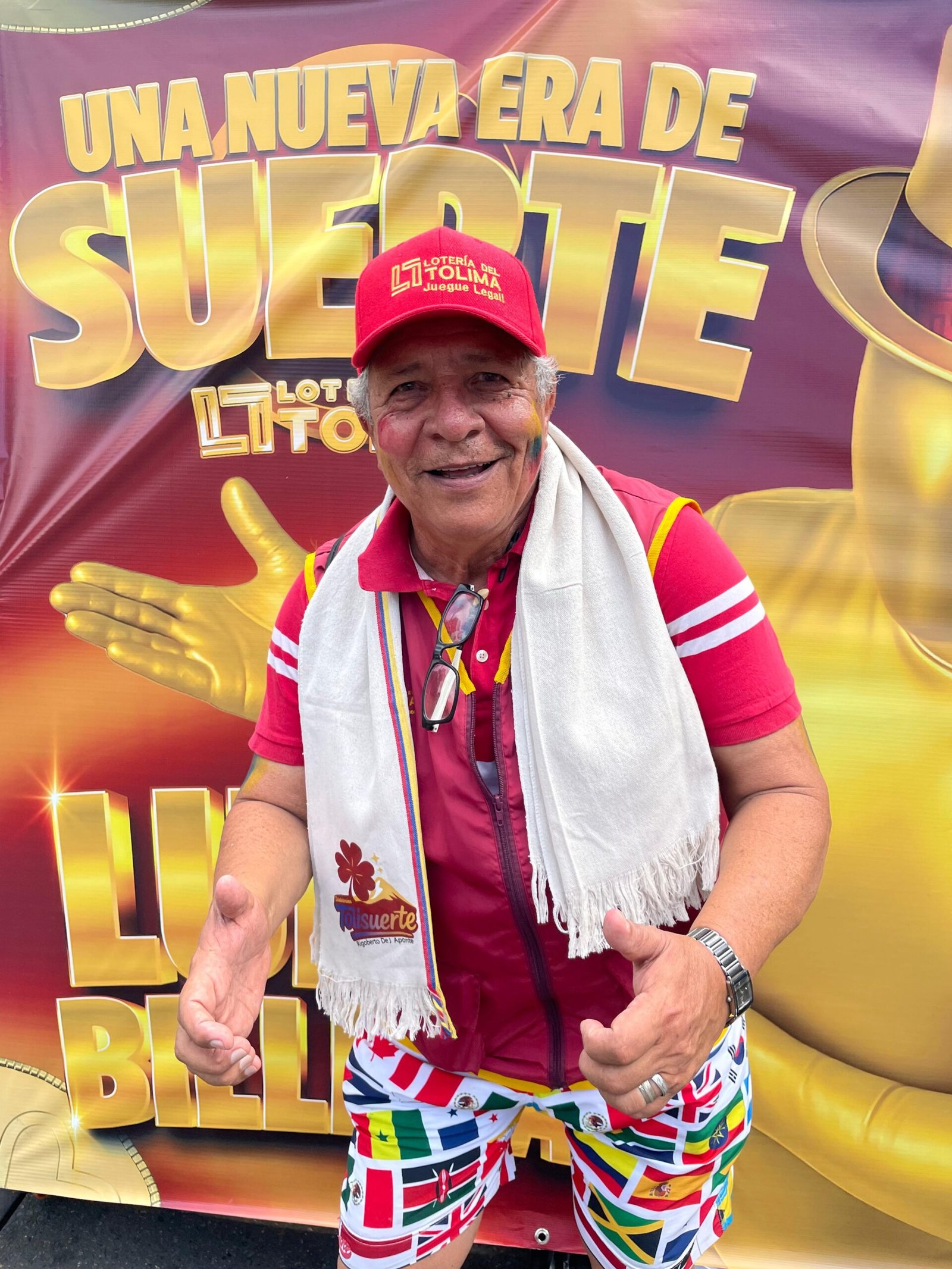 El día en que la suerte cambió de manos: Ricardo Rojas, el lotero que fue homenajeado tras 50 años de recorrer Ibagué