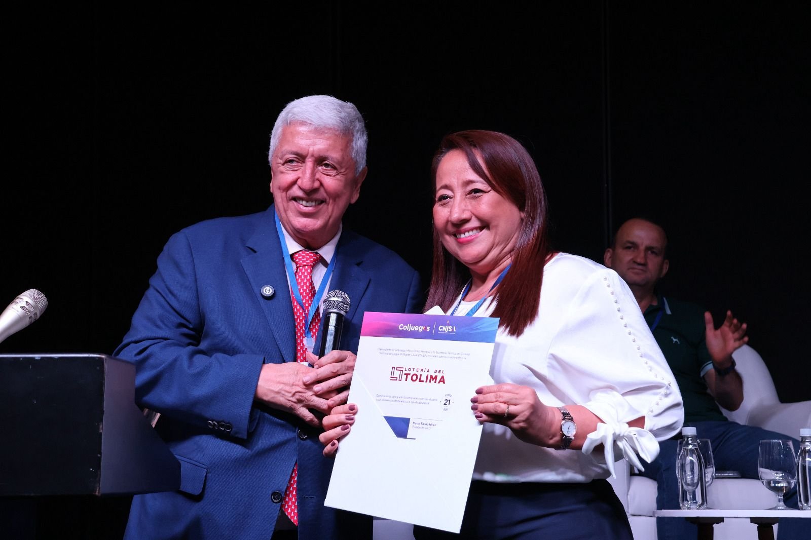 Lotería del Tolima brilla en Congreso Nacional y recibe reconocimiento de Coljuegos