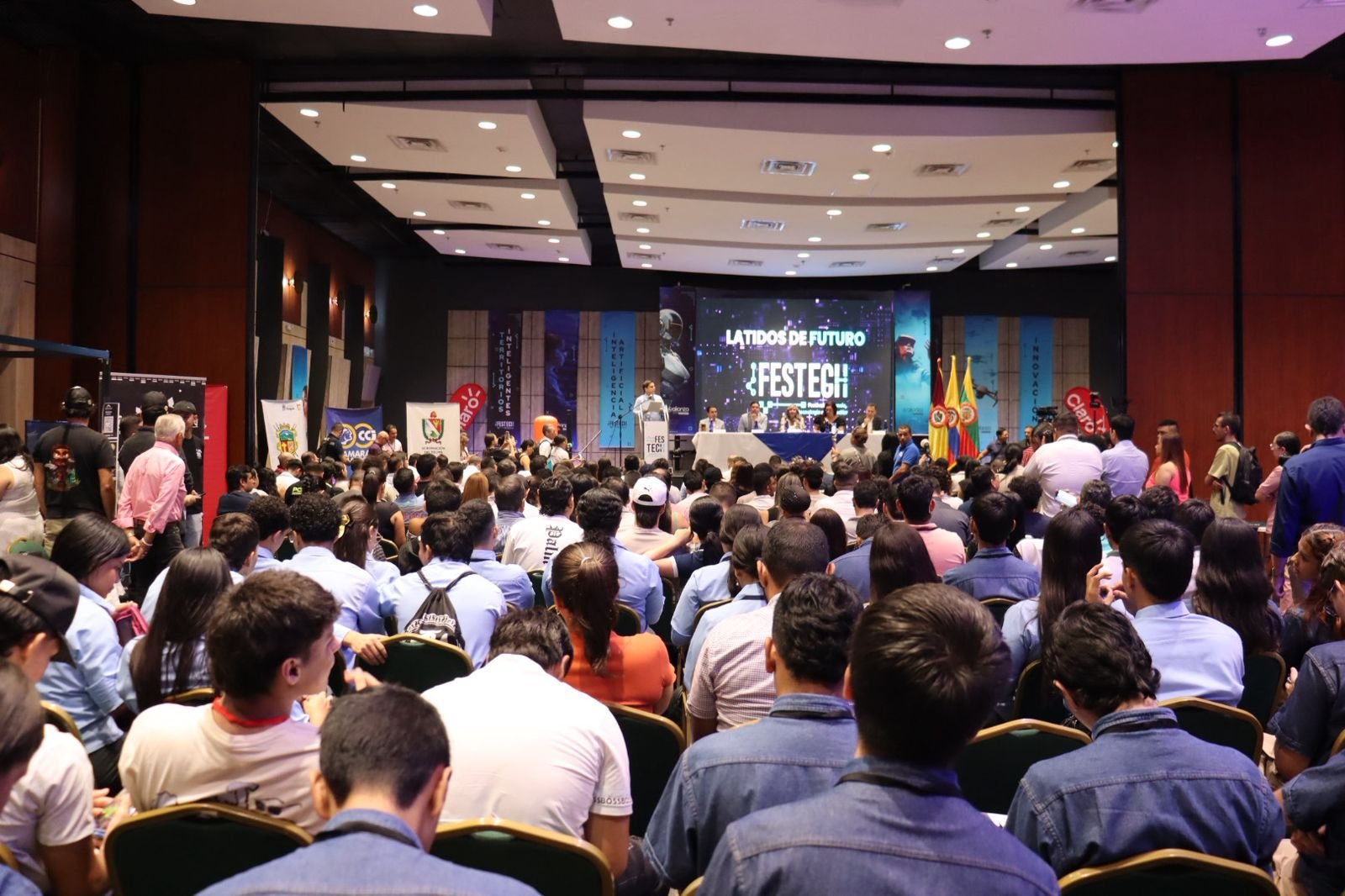 ¡Ibagué se convierte en el epicentro de la innovación! Inició FESTECH 2025 con más de 60 empresas, drones, gamers e inteligencia artificial