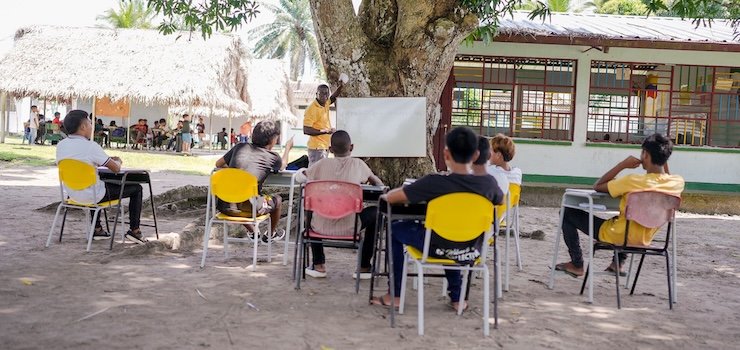 “Del río Atabapo a la universidad: 5.600 jóvenes rurales reescriben su futuro gracias a nueva estrategia educativa”