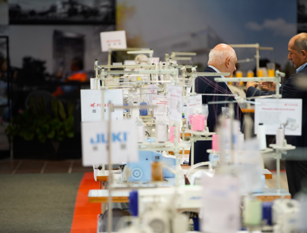 Petro da un giro clave al sector moda: elimina aranceles a telas y cueros para impulsar exportaciones