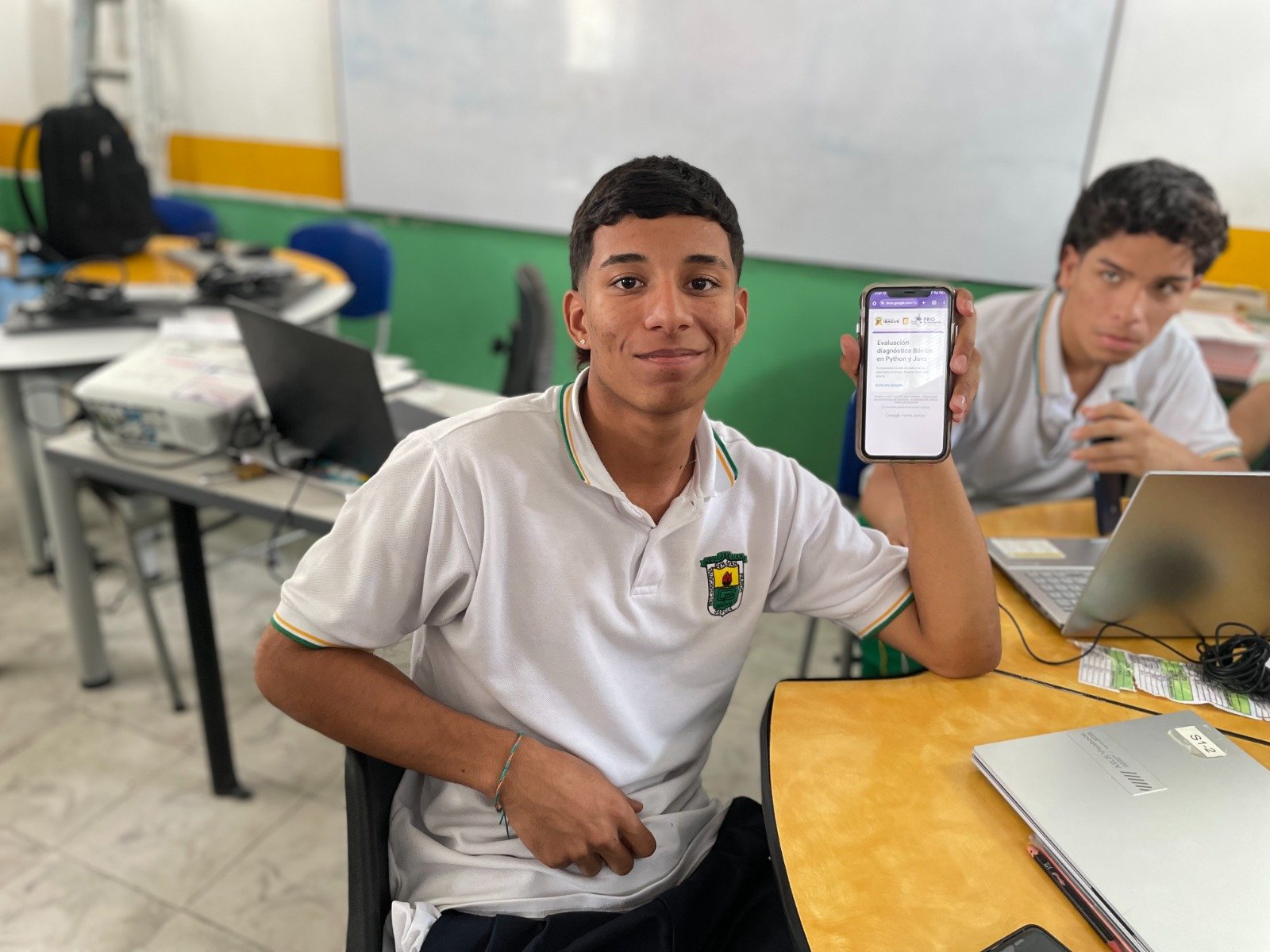 Casi 800 jóvenes compiten por un cupo para convertirse en los próximos “Programadores del Futuro” en Ibagué