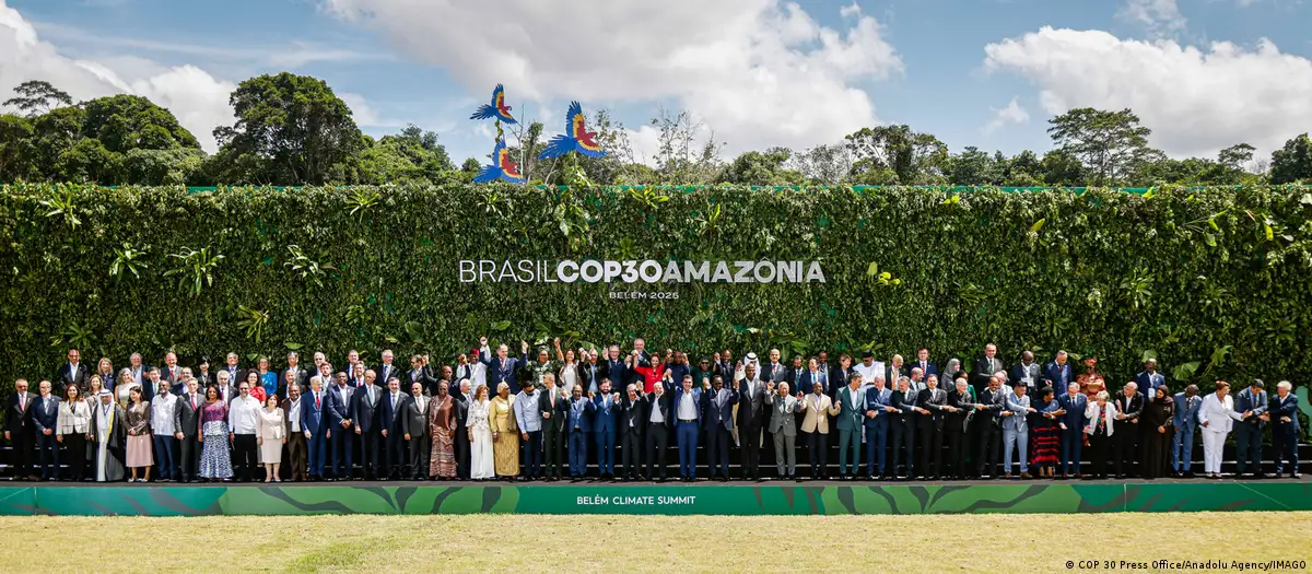 “Solo tres banderas latinoamericanas ondean en la COP30: la cumbre climática que evidenció el vacío regional”