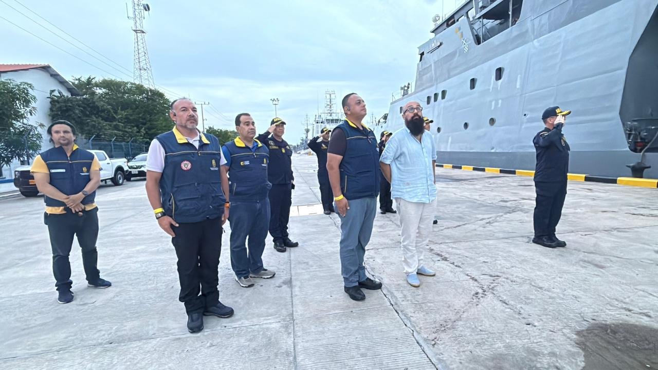 Colombia zarpa con 240 toneladas de esperanza rumbo a Cuba tras el paso del huracán Melissa