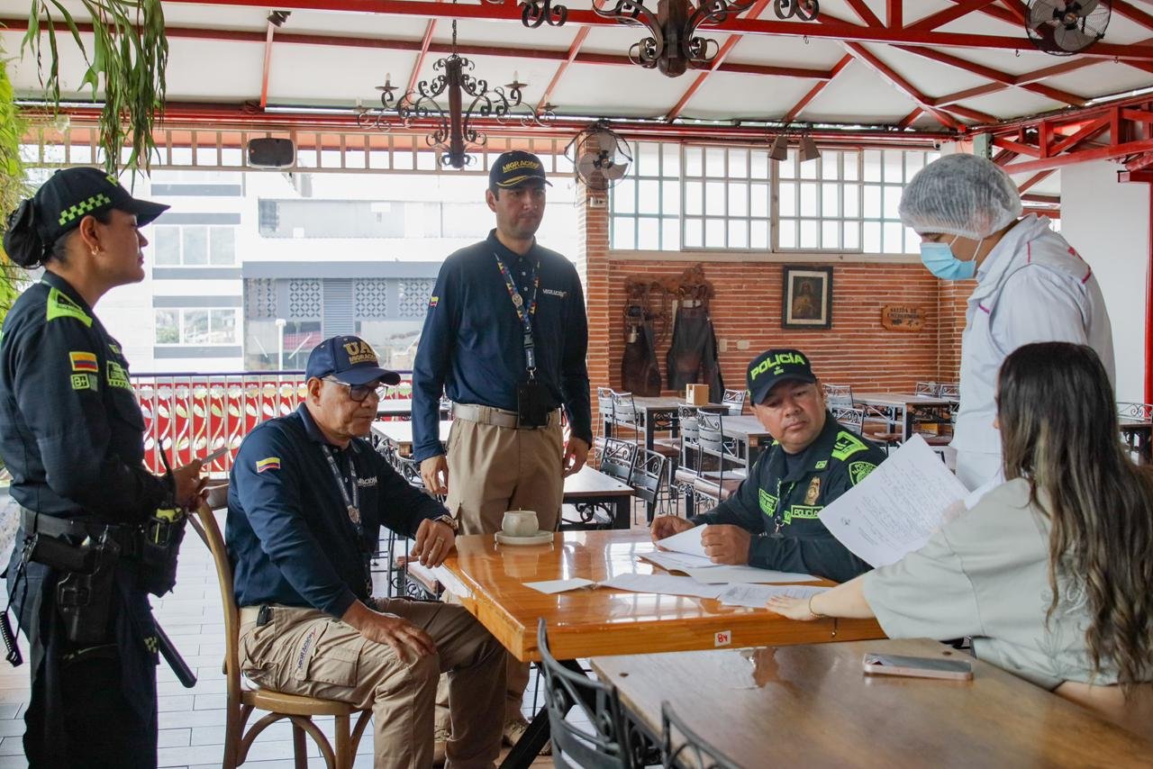 Más de 8.900 operativos: la Alcaldía intensifica el control sanitario en plena temporada decembrina