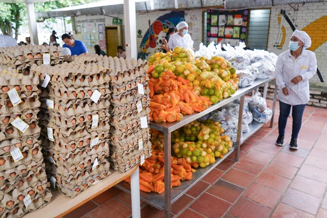 Vacaciones sin hambre: Gobierno del Cambio entrega más de 4.000 canastas del PAE a todos los estudiantes de Ataco, Tolima