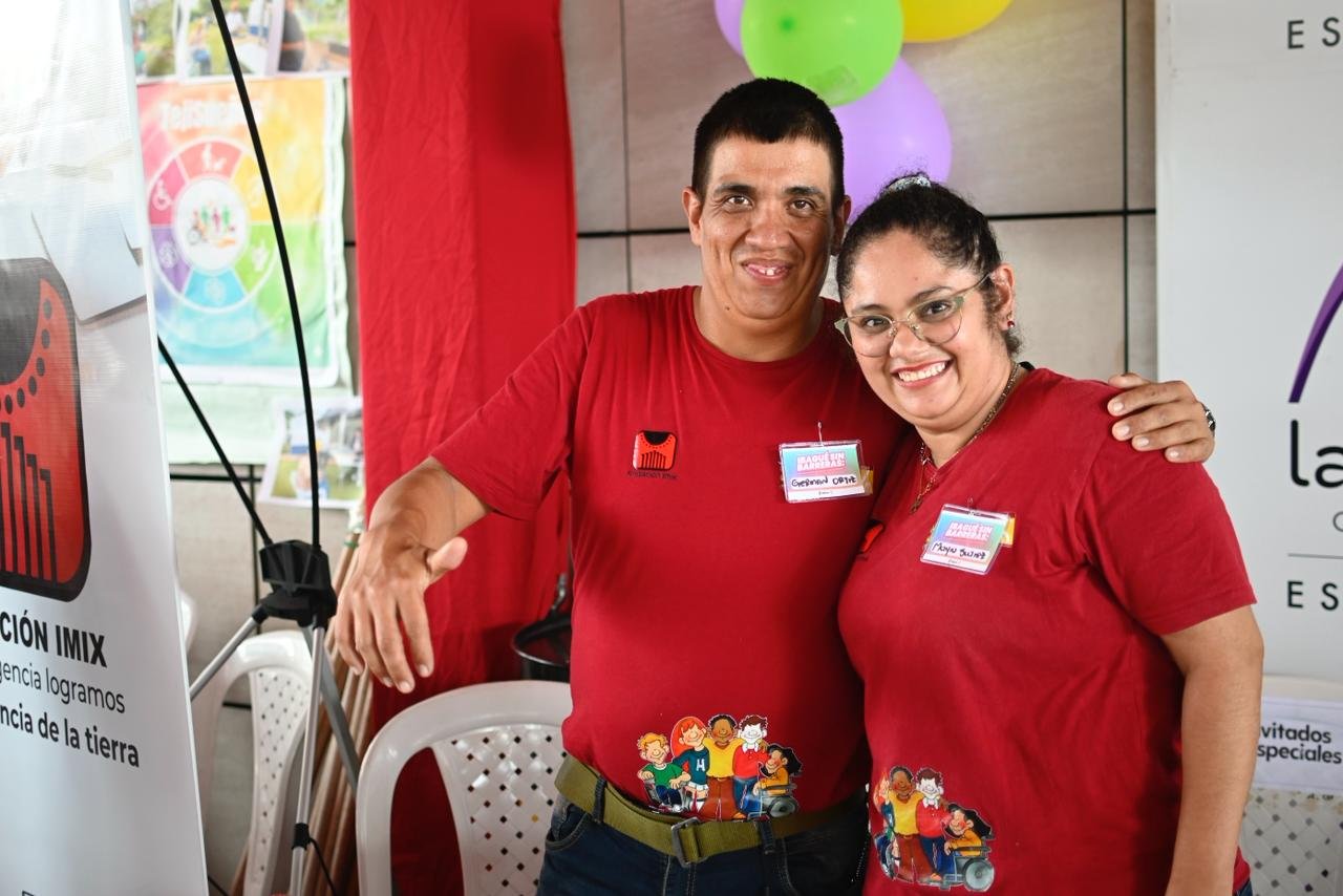 La feria que cambió una vida: joven ibaguereña con discapacidad consigue su primer empleo gracias a ‘Ibagué Sin Barreras’