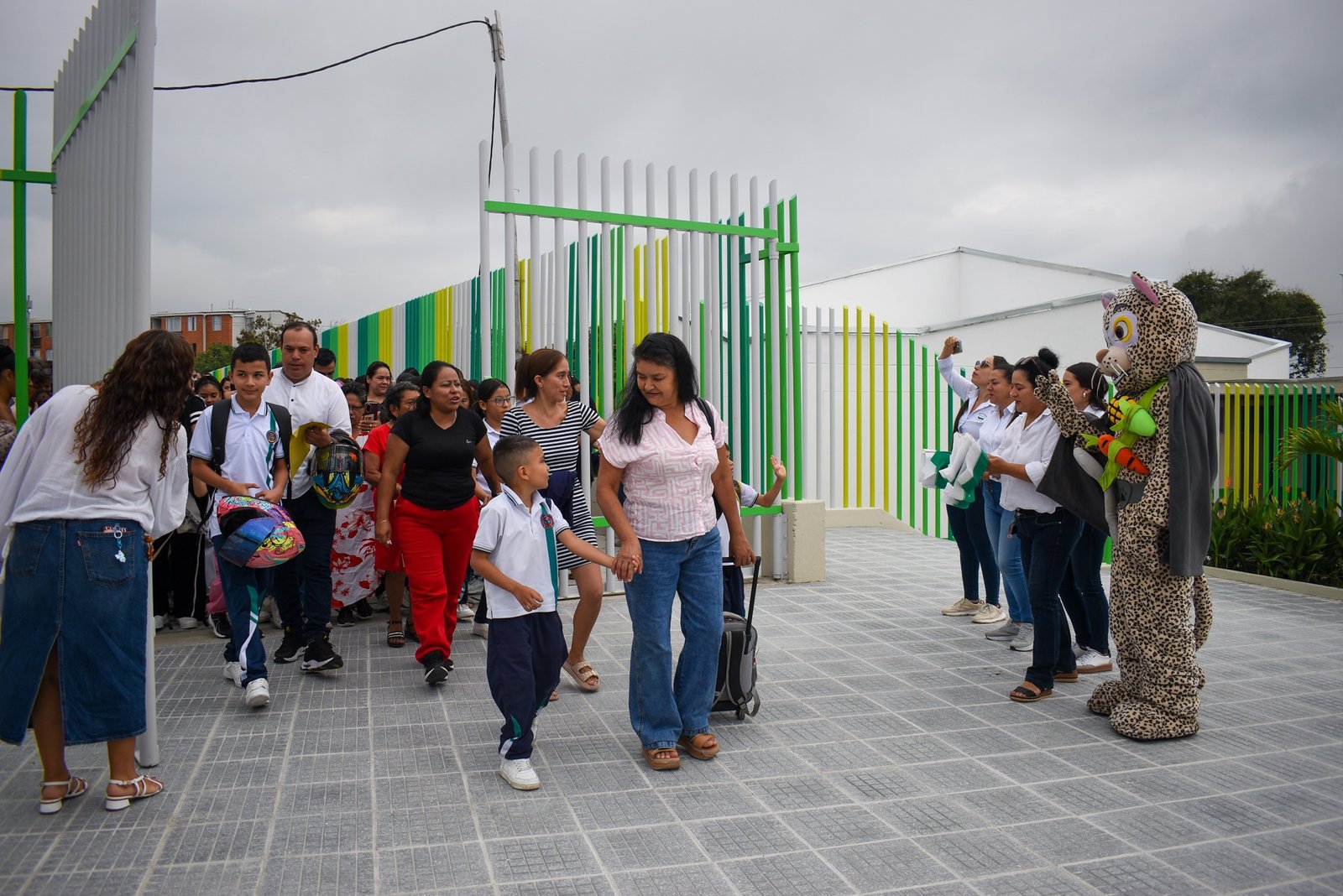 Después de nueve años de espera, la Arboleda Campestre por fin abre su colegio: más de 600 estudiantes ya entraron a clases