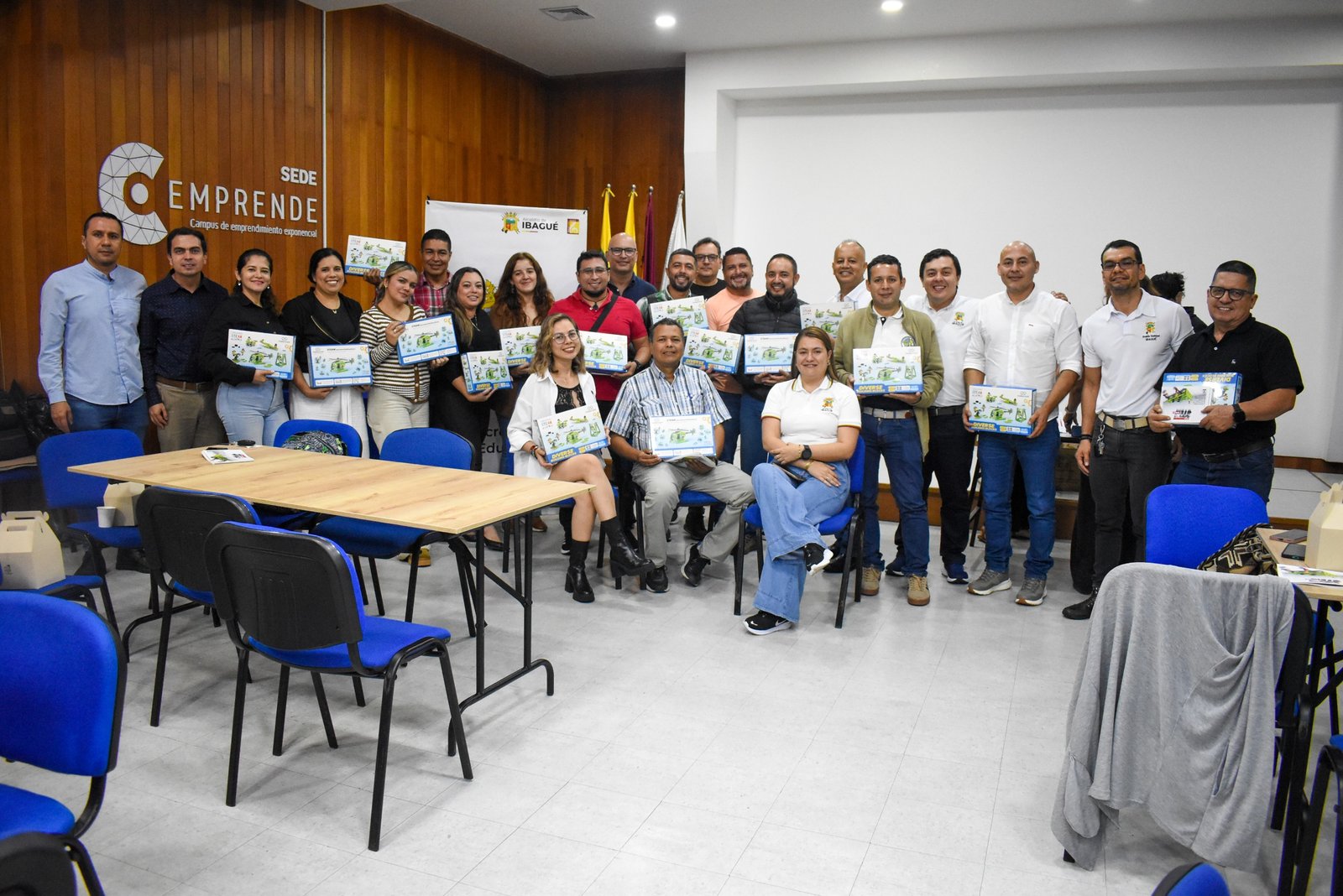 90 kits STEAM llegaron a colegios públicos de Ibagué: así se están preparando los estudiantes para el futuro digital